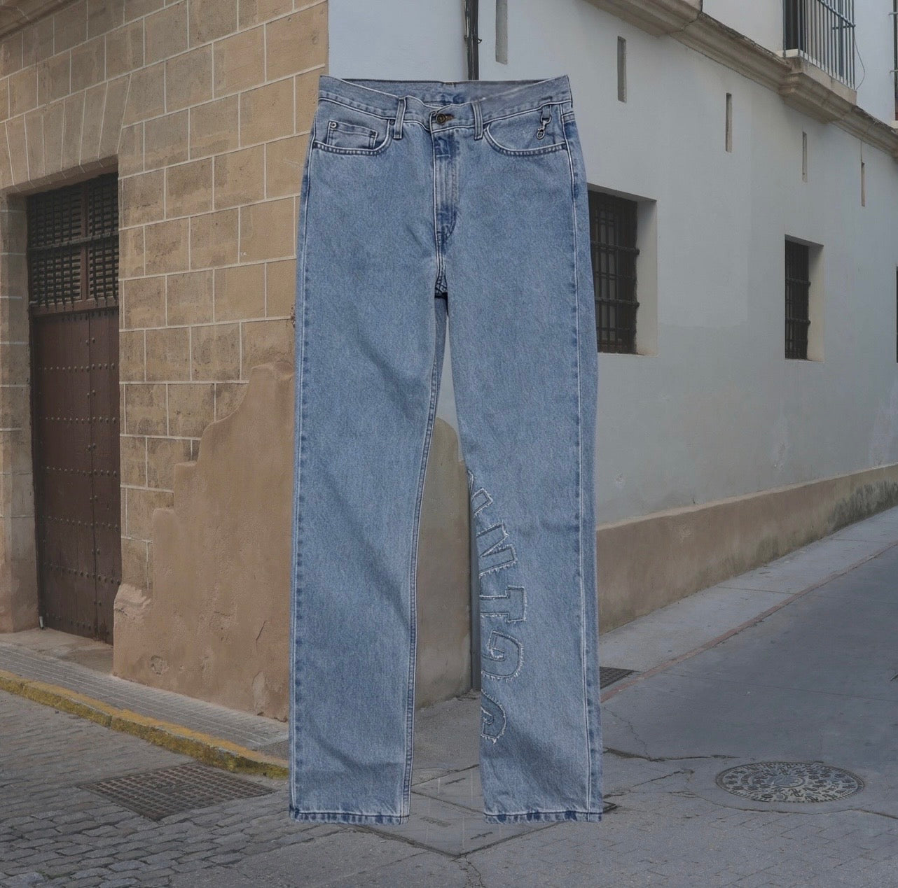 VNT26 Essential Jean